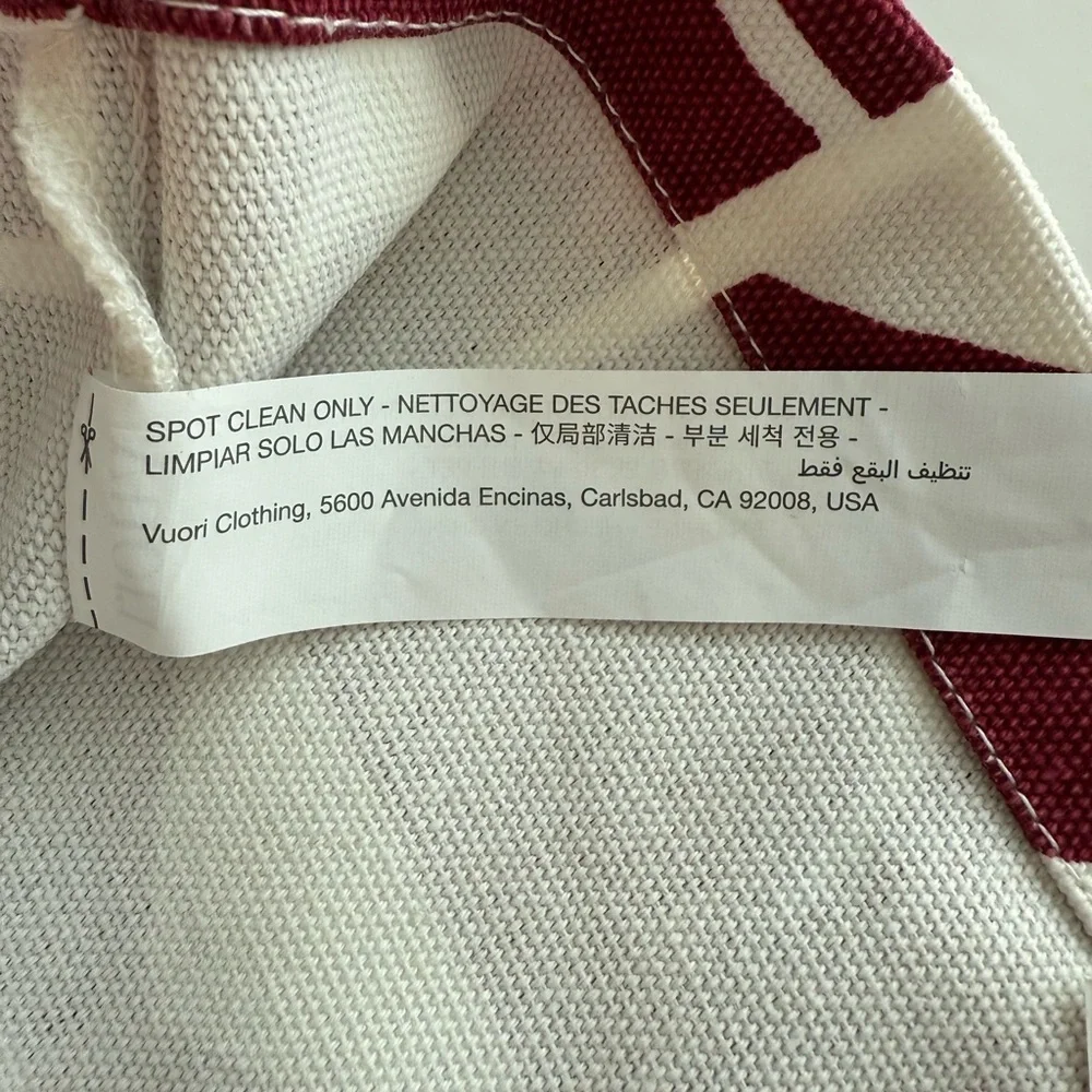 Vuori Holiday 25 Tote & Matching Pouch – Strawberry – NWT Gift With Purchase